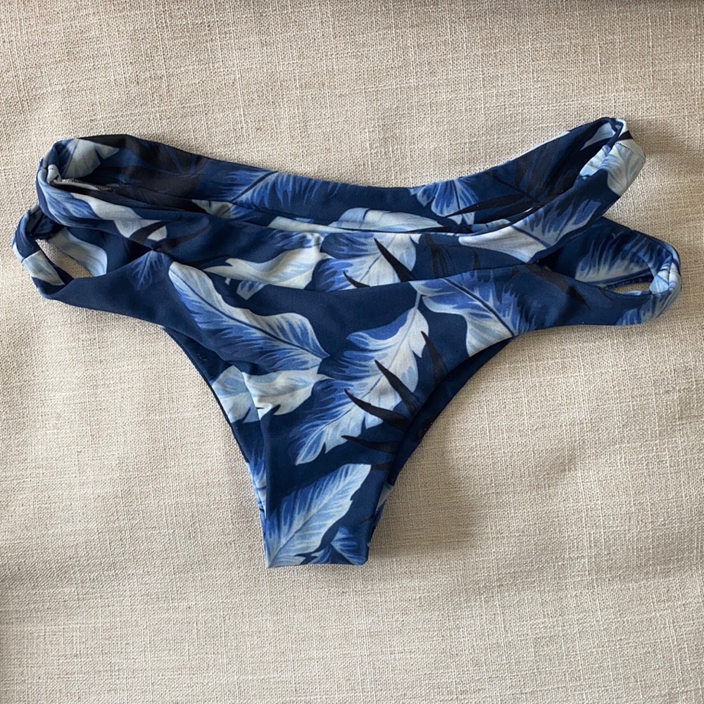 Mikoh swimsuit bottoms!